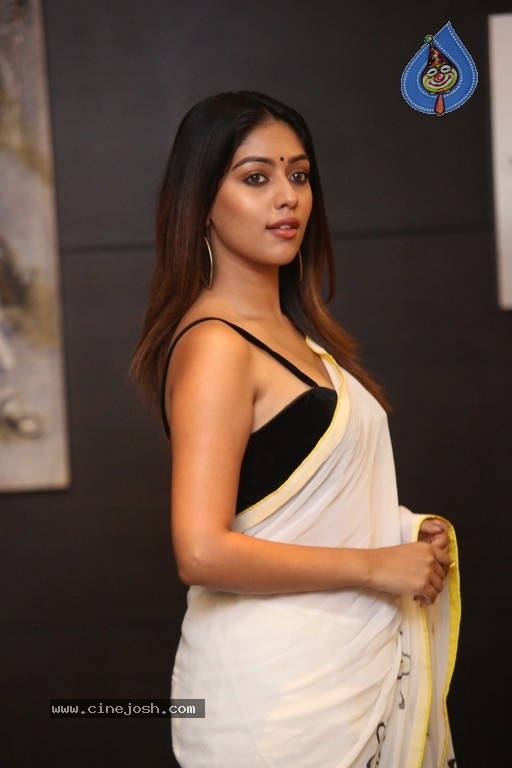 Anu Emmanuel Pics - 27 / 28 photos