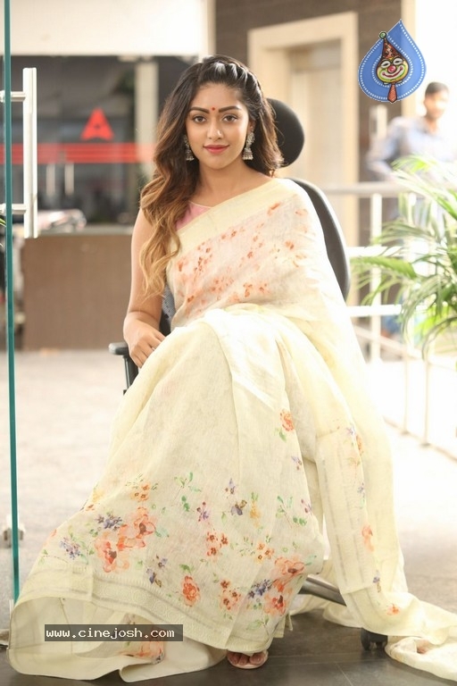 Anu Emmanuel Pictures - 6 / 37 photos