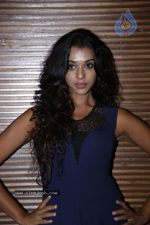 Anu Priya Gallery - 22 / 126 photos