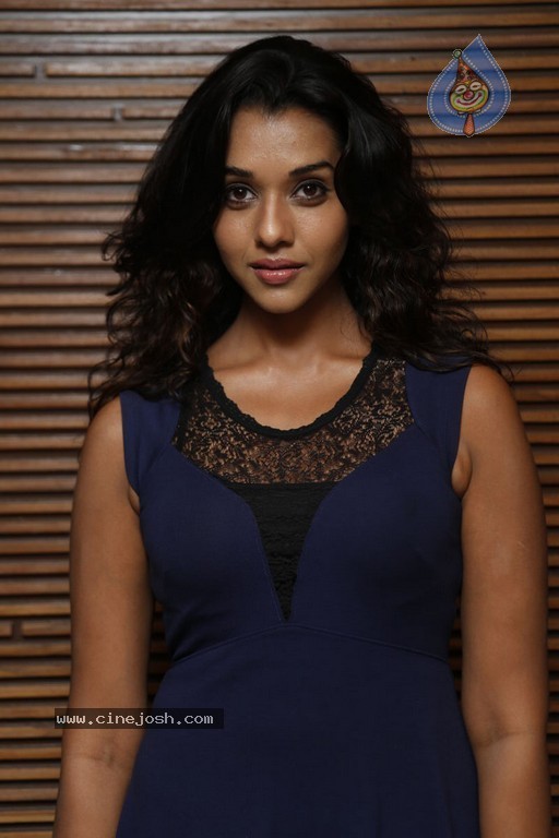 Anu Priya Gallery - 30 / 126 photos