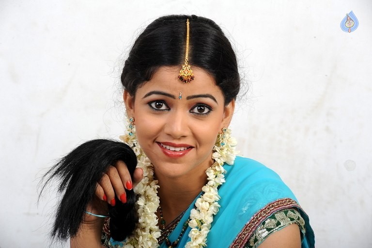 Anu Upadhaya Photos - 5 / 19 photos