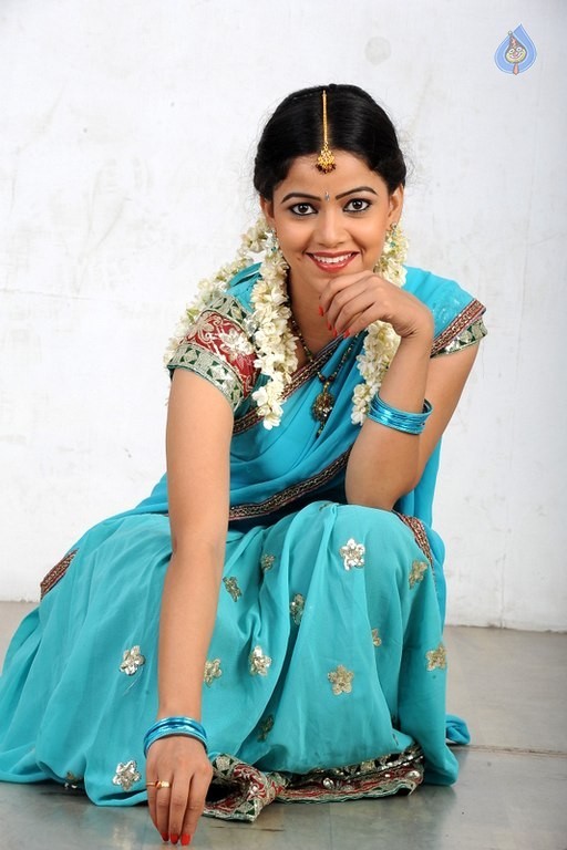 Anu Upadhaya Photos - 8 / 19 photos