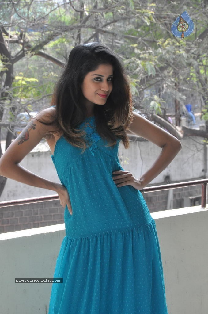 Anukriti Stills - 30 / 53 photos