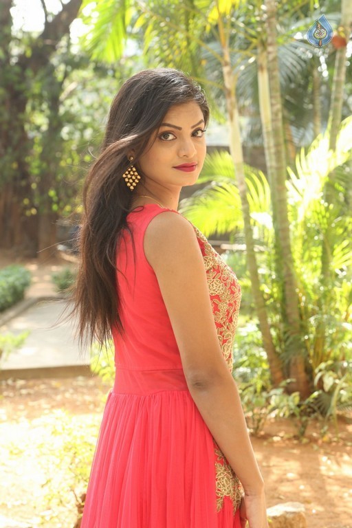 Anusha Latest Gallery - 31 / 37 photos