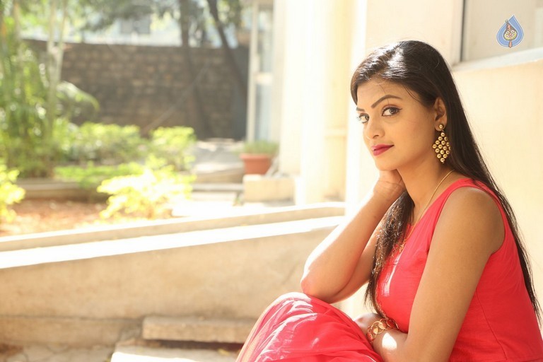 Anusha Latest Gallery - 37 / 37 photos