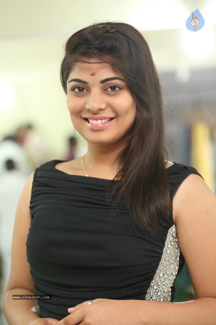 Anusha Latest Gallery - 2 / 63 photos