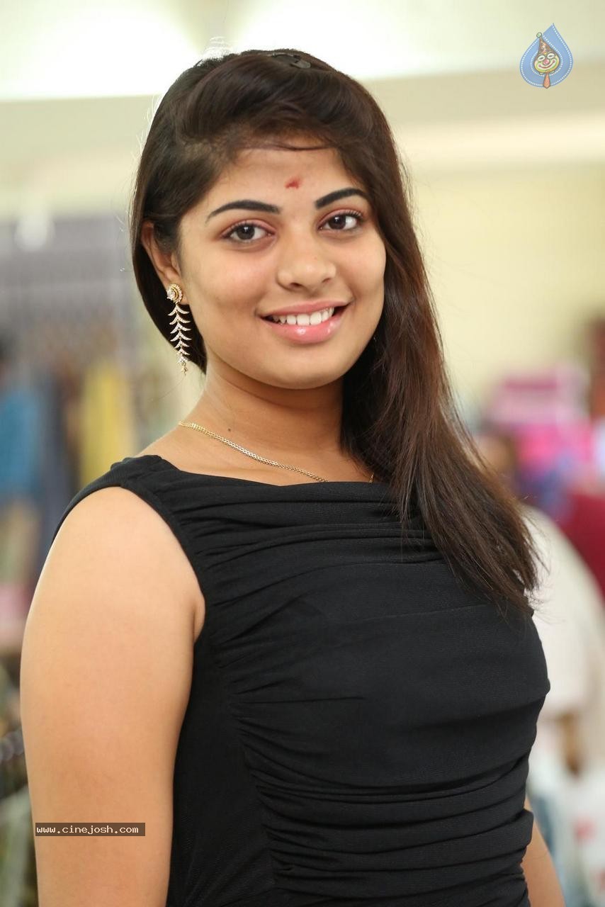 Anusha Latest Gallery - 13 / 63 photos