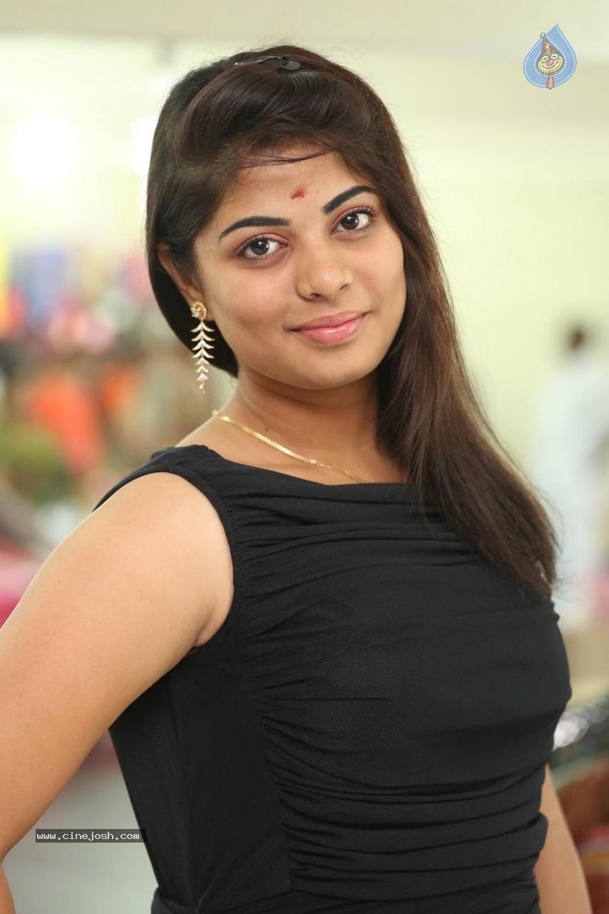 Anusha Latest Gallery - 14 / 63 photos