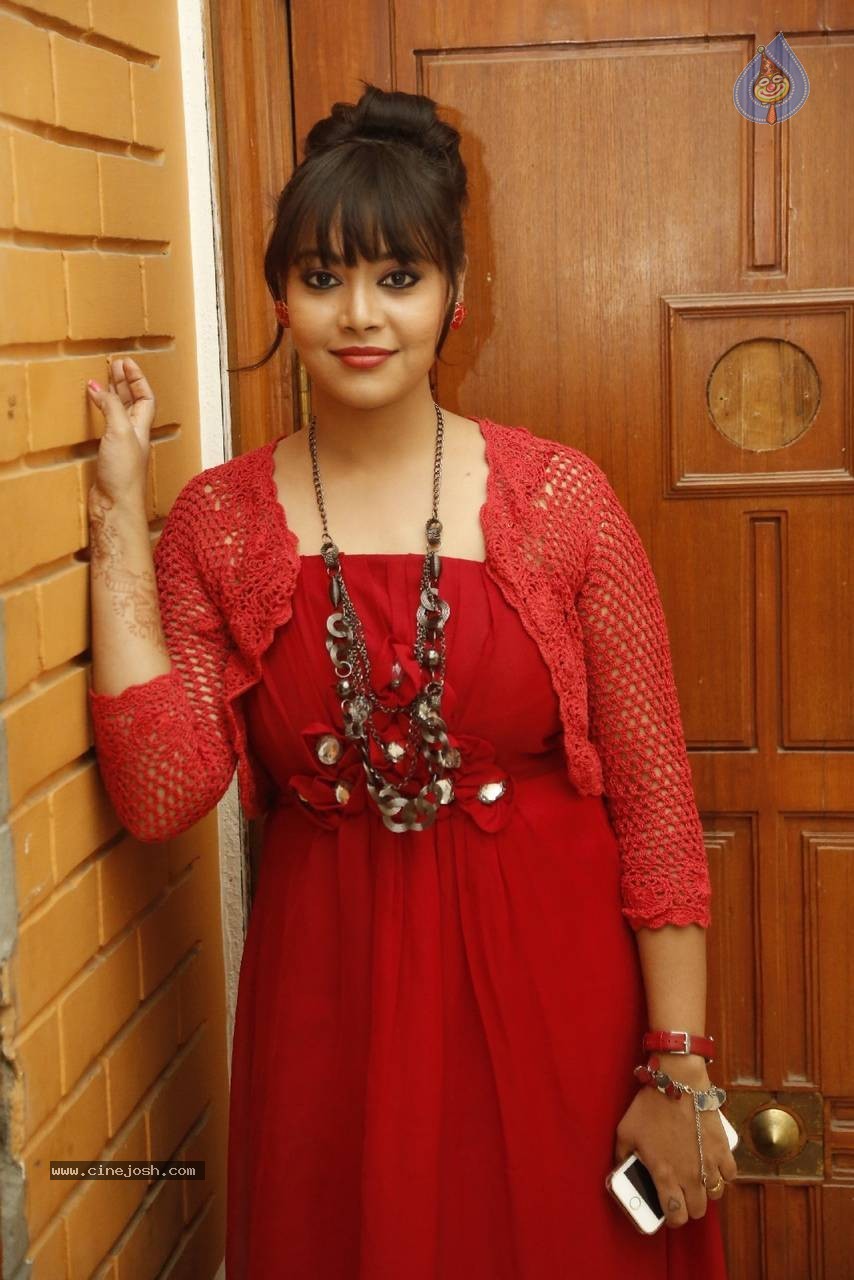 Anusha New photos - 14 / 58 photos