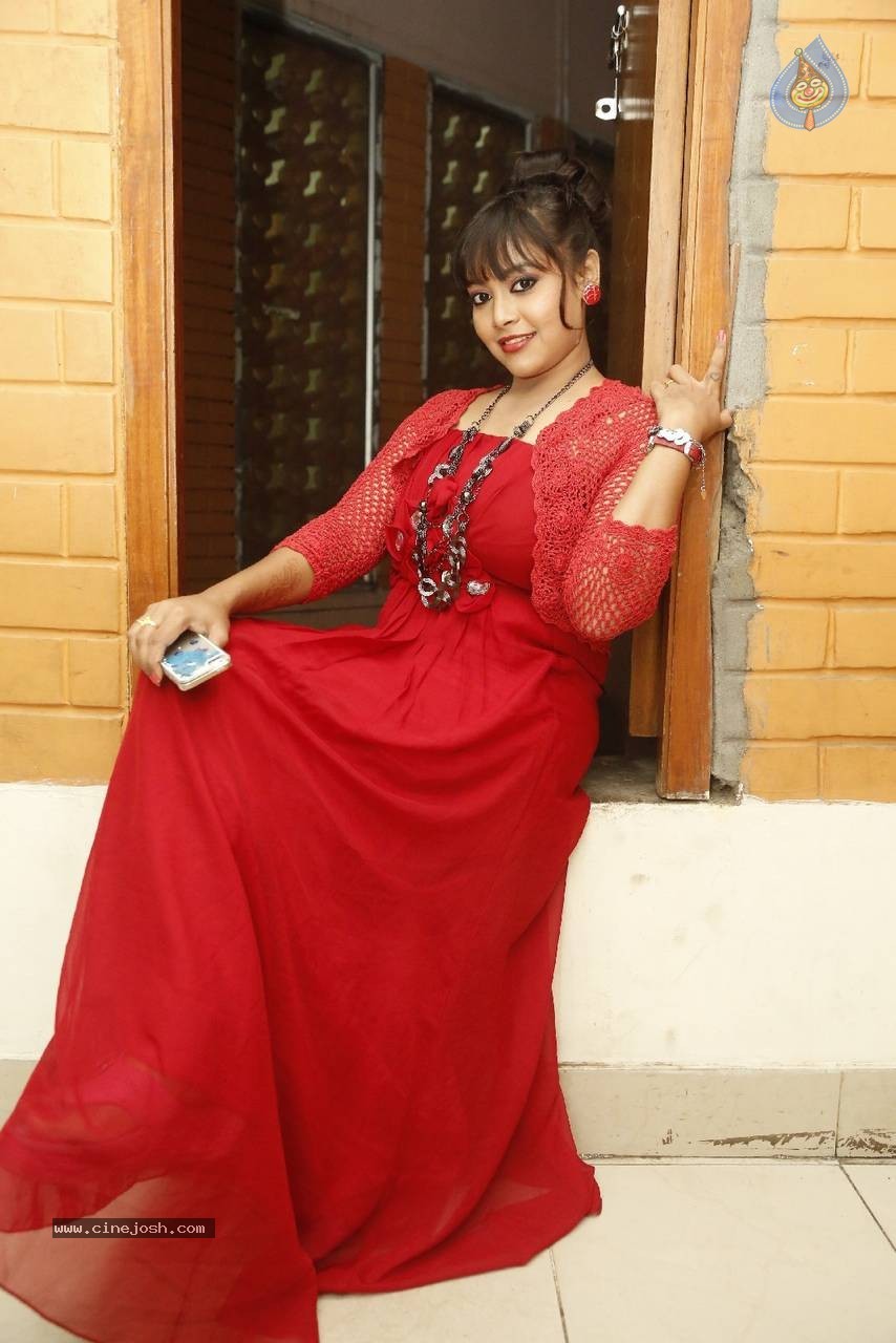 Anusha New photos - 15 / 58 photos