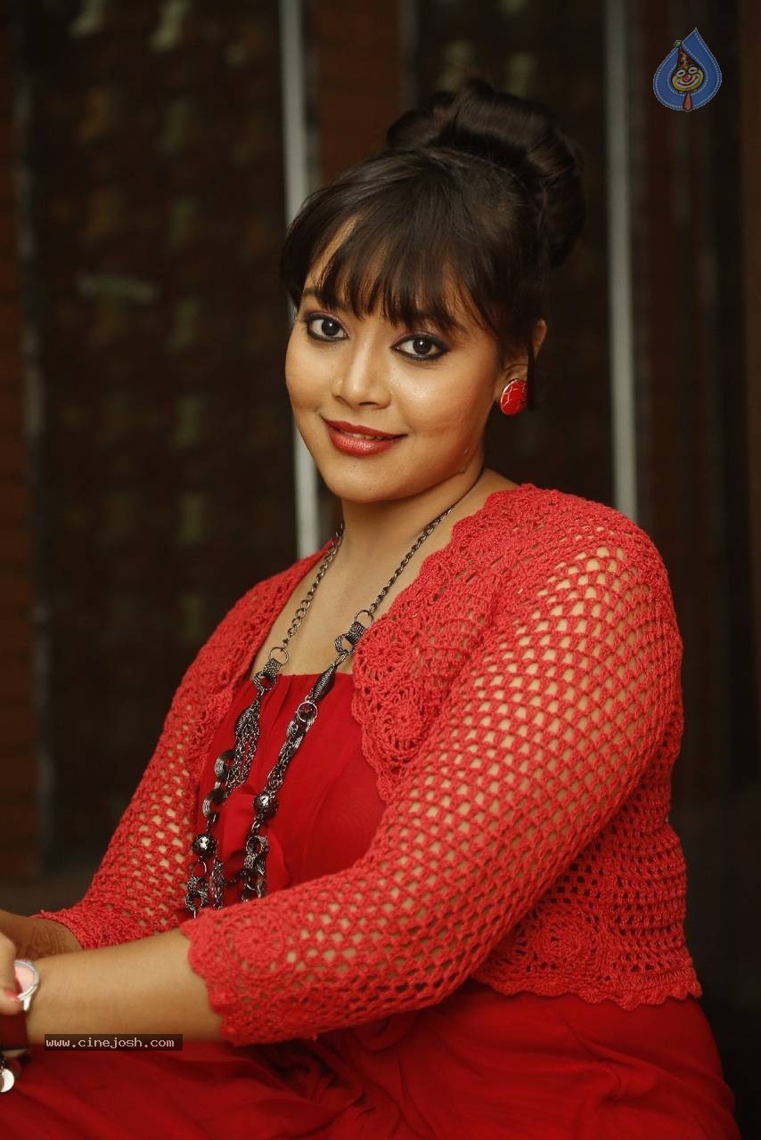 Anusha New photos - 29 / 58 photos