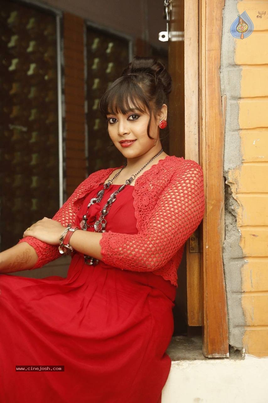 Anusha New photos - 32 / 58 photos