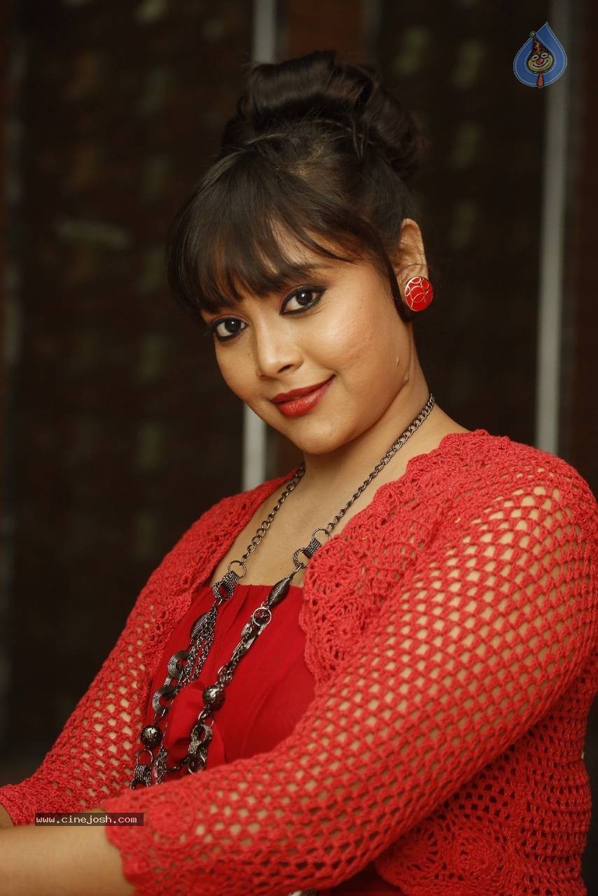 Anusha New photos - 36 / 58 photos