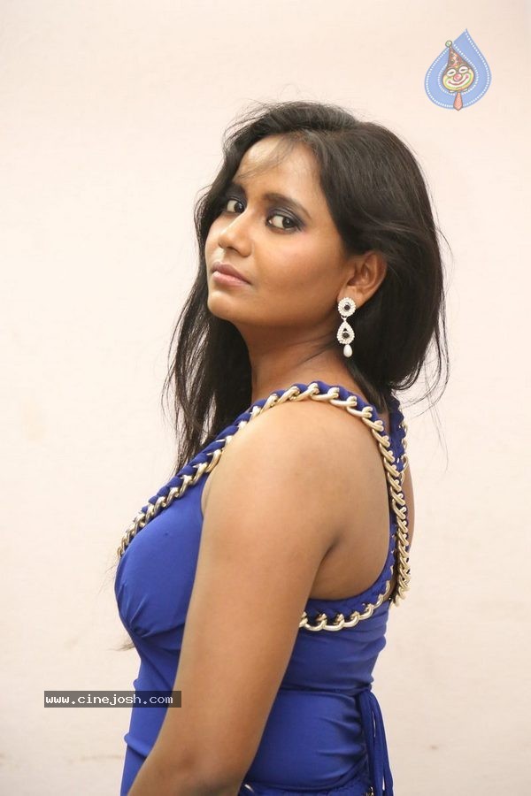 Anusha New Stills - 47 / 60 photos