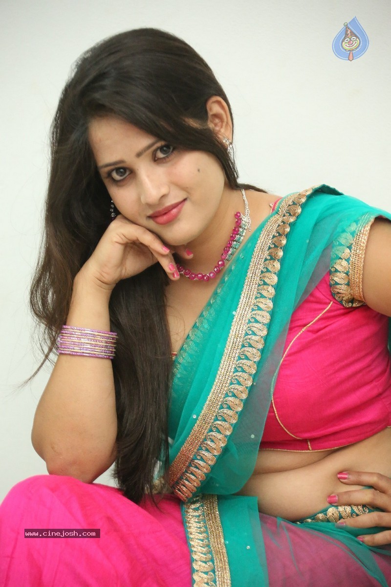 Anusha New Stills - 7 / 184 photos