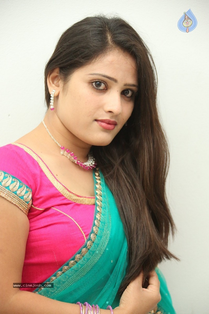 Anusha New Stills - 10 / 184 photos