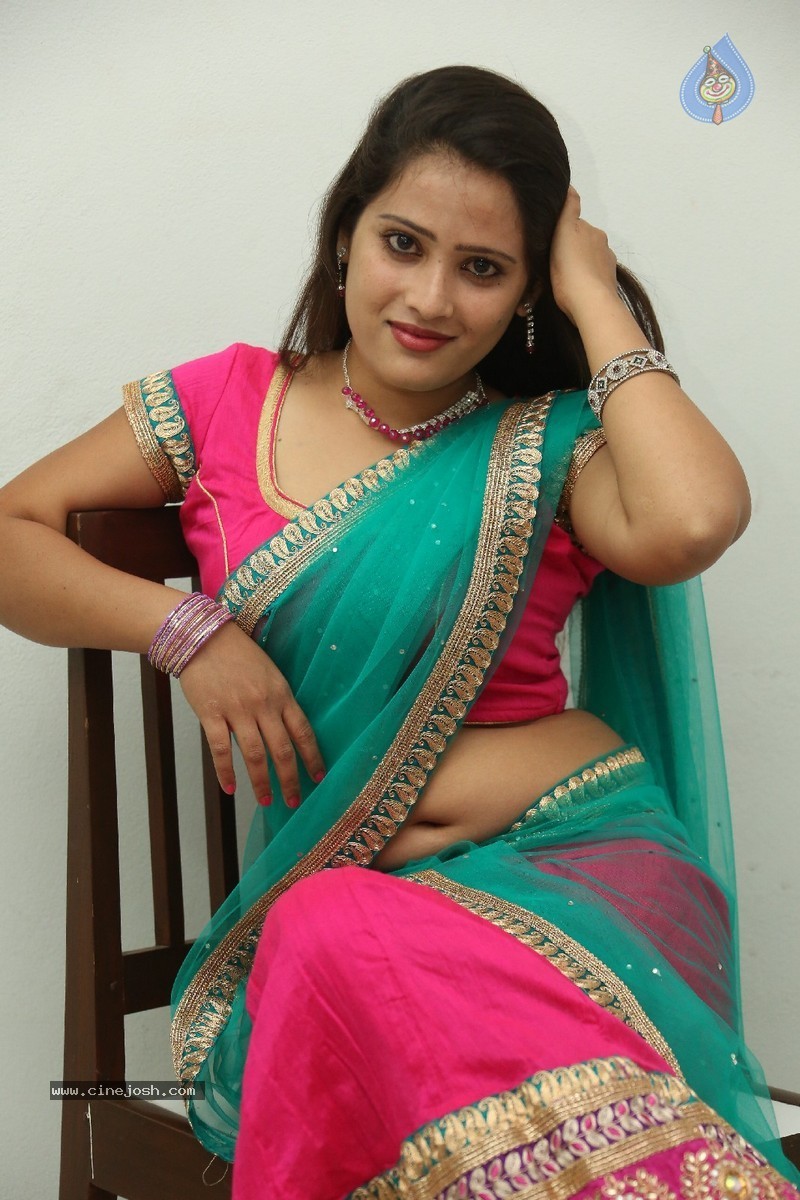 Anusha New Stills - 12 / 184 photos