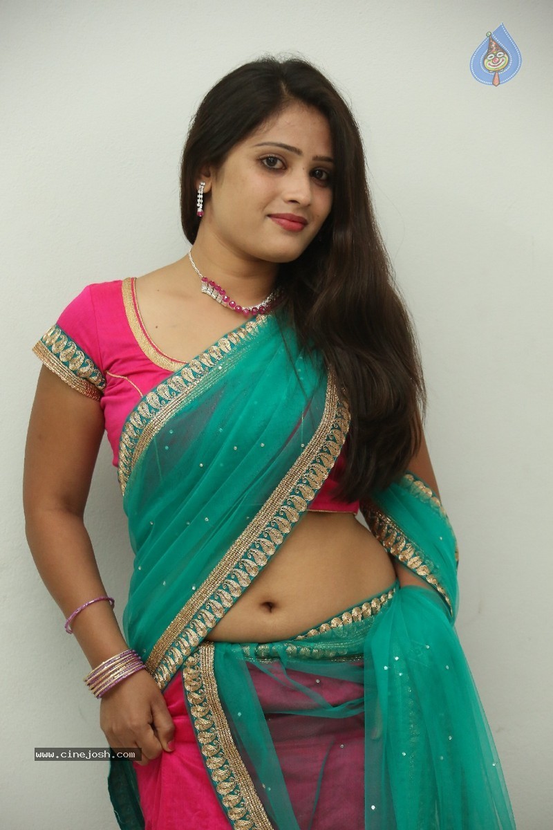 Anusha New Stills - 23 / 184 photos