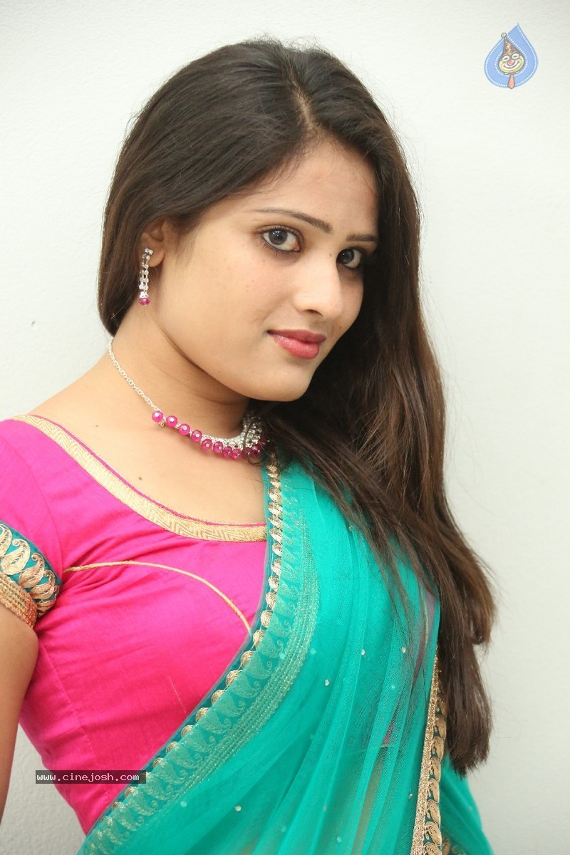 Anusha New Stills - 32 / 184 photos