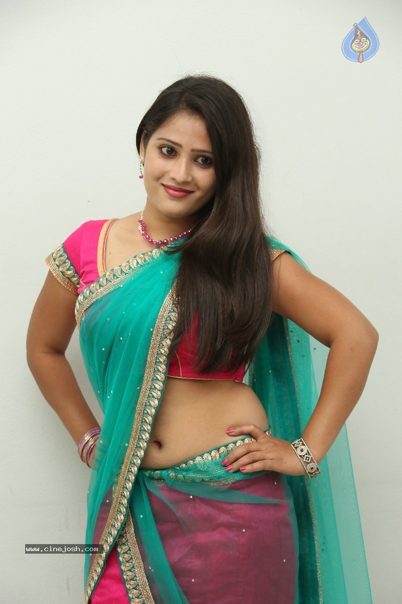 Anusha New Stills - 72 / 184 photos