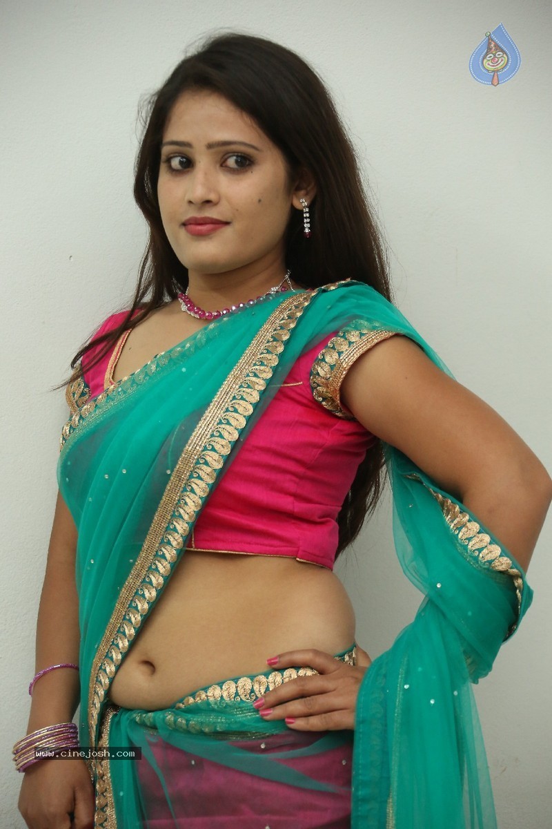 Anusha New Stills - 89 / 184 photos