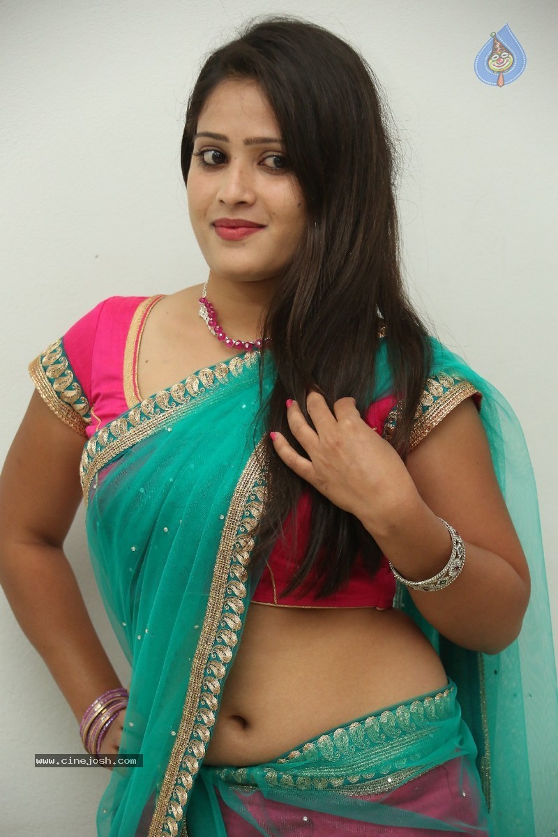 Anusha New Stills - 94 / 184 photos