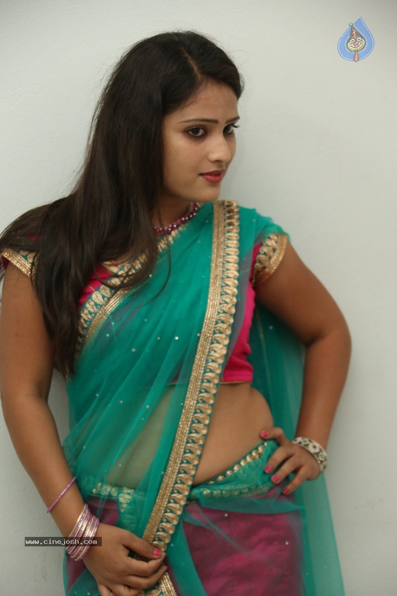 Anusha New Stills - 102 / 184 photos