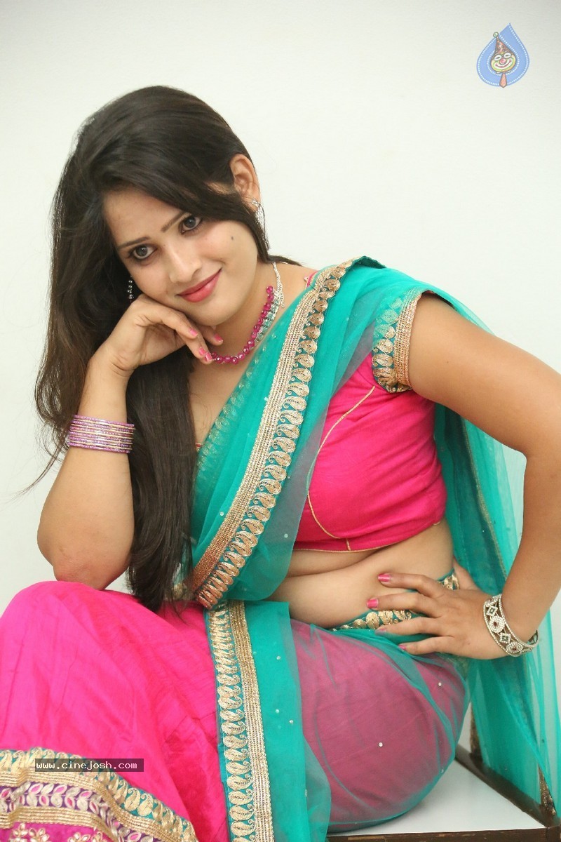 Anusha New Stills - 116 / 184 photos