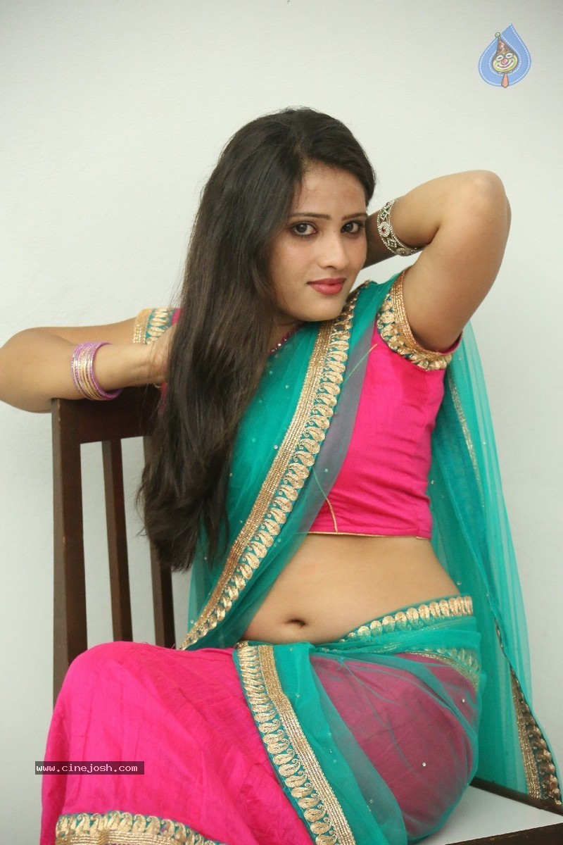 Anusha New Stills - 125 / 184 photos