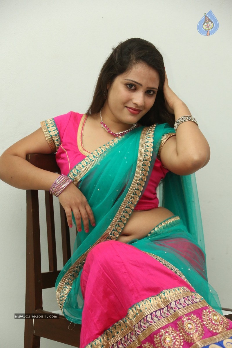 Anusha New Stills - 134 / 184 photos