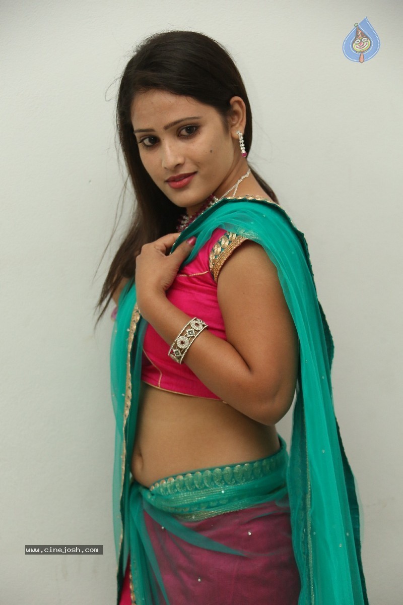 Anusha New Stills - 140 / 184 photos