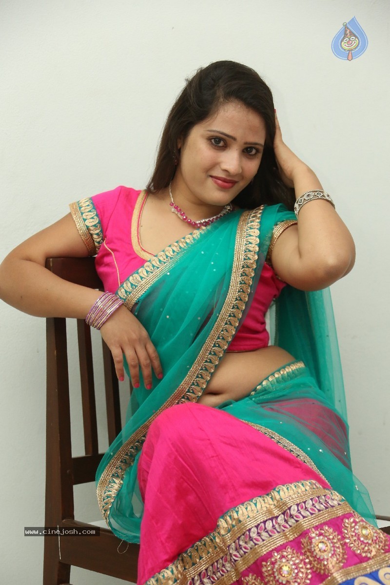 Anusha New Stills - 170 / 184 photos