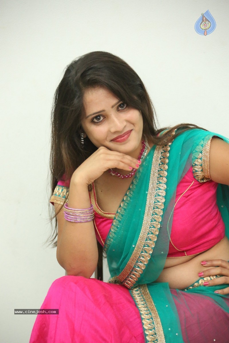 Anusha New Stills - 180 / 184 photos