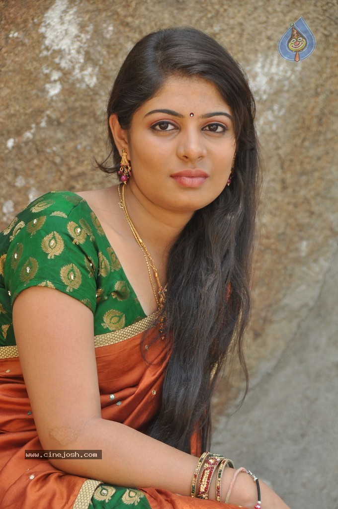 Anusha Stills - 9 / 38 photos