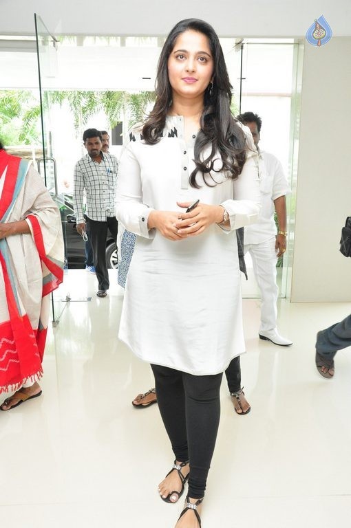 Anushka Latest Photos - 27 / 63 photos