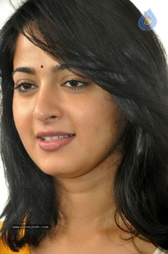 Anushka Latest Photos - 26 / 73 photos