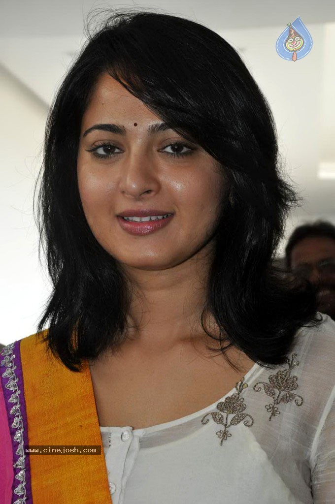 Anushka Latest Photos - 28 / 73 photos