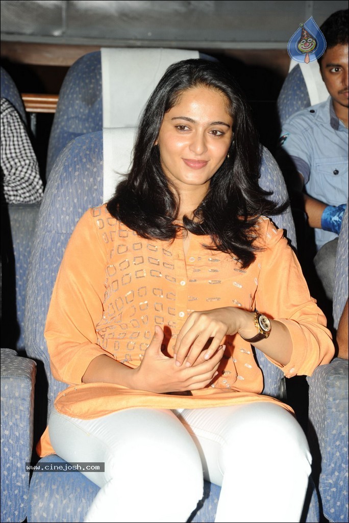 Anushka Latest Pics - 78 / 94 photos