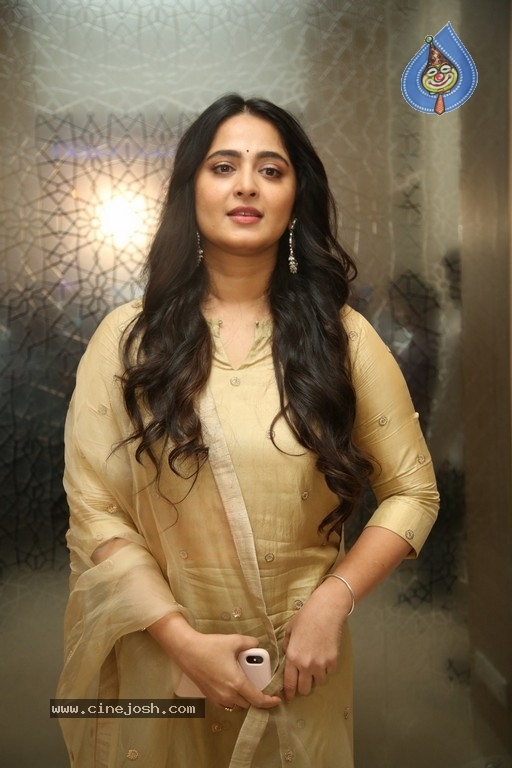 Anushka Shetty Photos - 4 / 21 photos