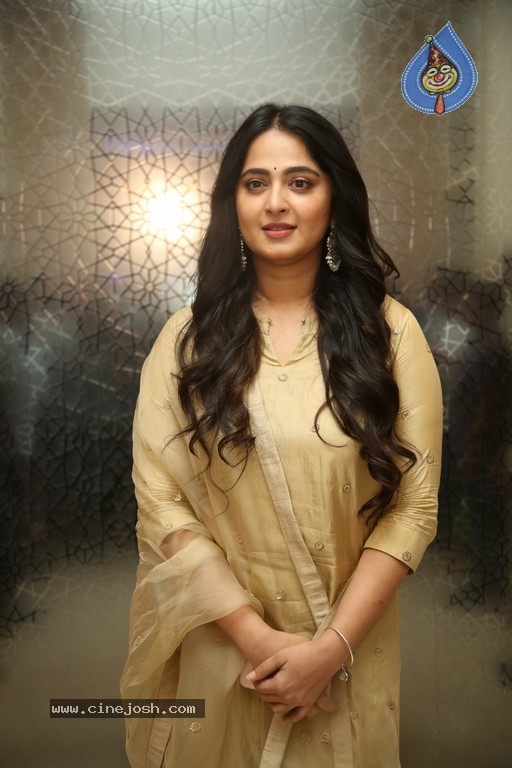 Anushka Shetty Photos - 8 / 21 photos