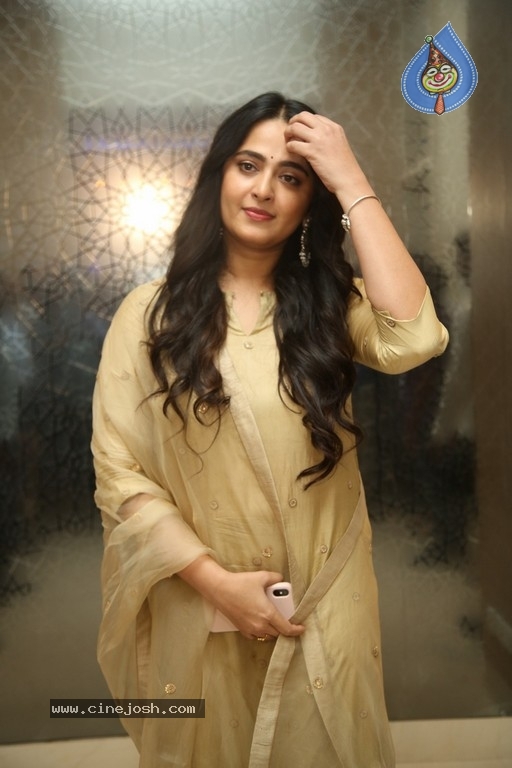 Anushka Shetty Photos - 15 / 21 photos