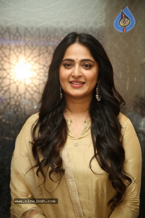 Anushka Shetty Photos - 19 / 21 photos