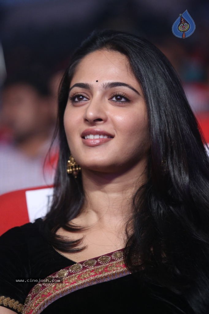 Anushka Stills - 58 / 109 photos