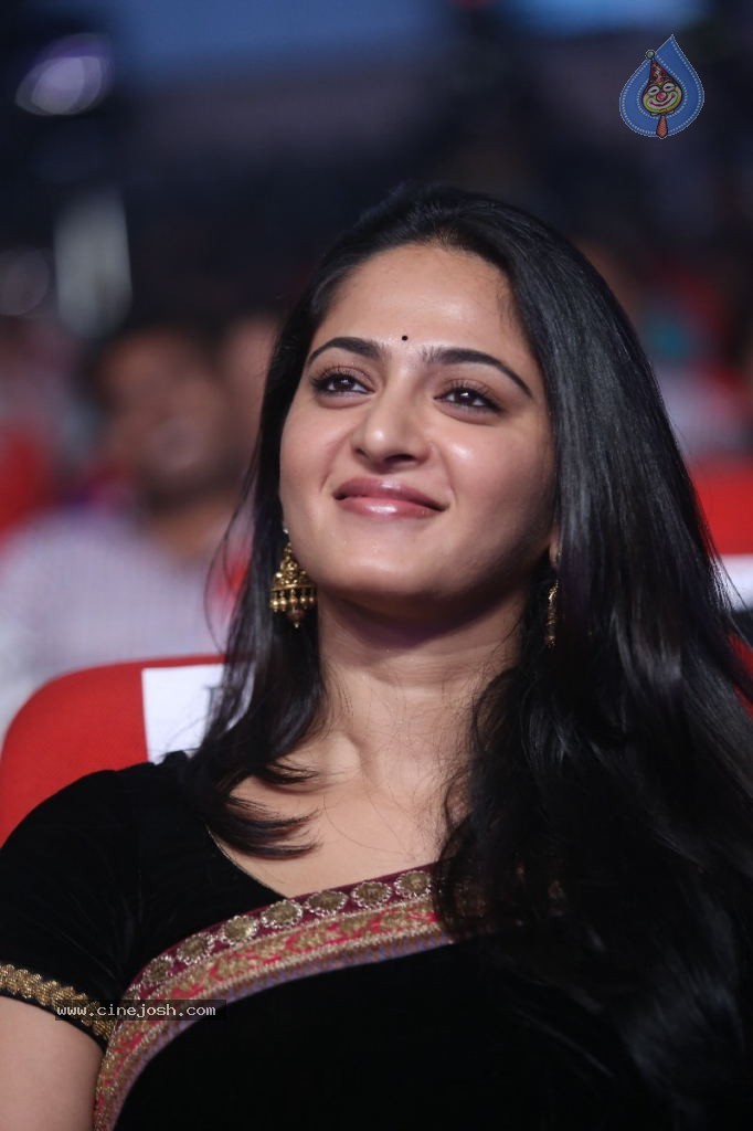 Anushka Stills - 68 / 109 photos