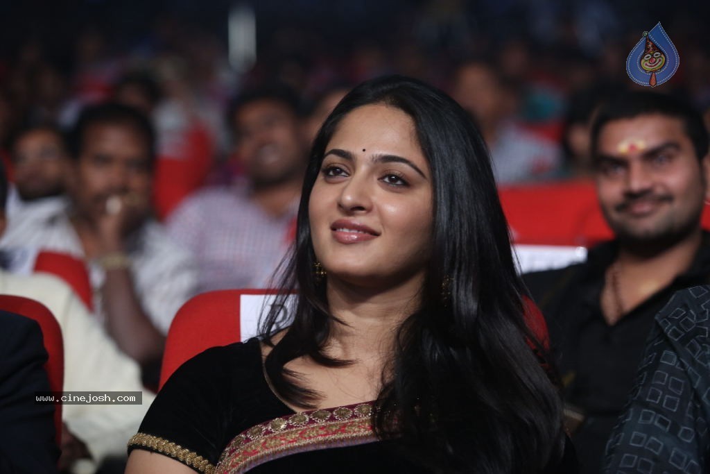 Anushka Stills - 99 / 109 photos