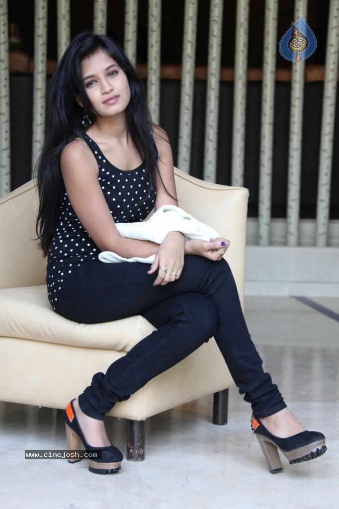 Anvika New Stills - 18 / 119 photos