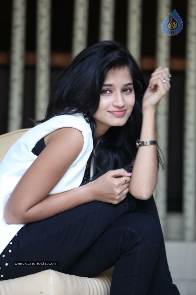 Anvika New Stills - 79 / 119 photos