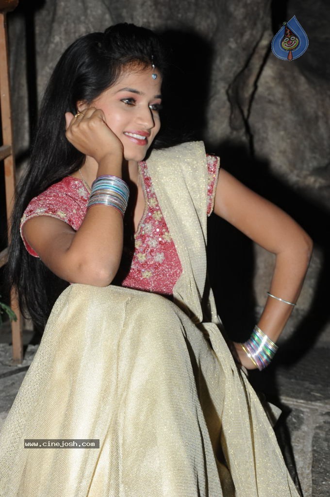 Anwika Hot Stills - 16 / 51 photos