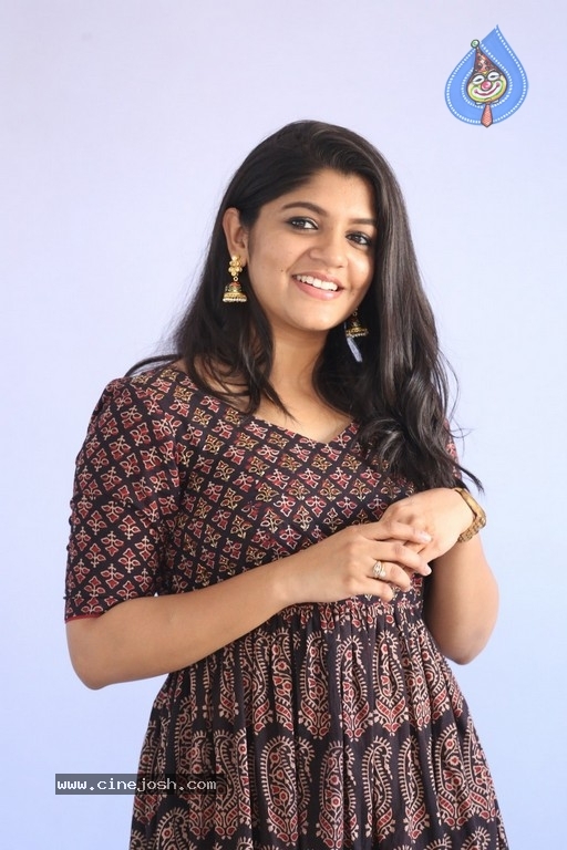 Aparna Balamurali Photos - 19 / 21 photos