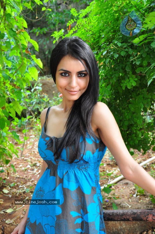 Aparna Sharma Hot Stills - 14 / 167 photos